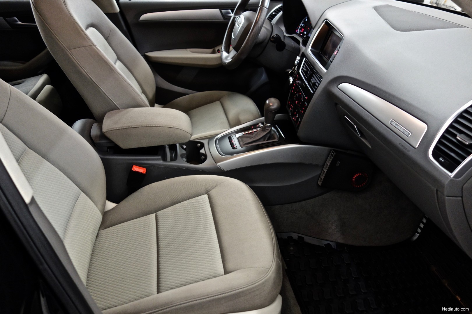 Audi Q5 2 0 Tdi Dpf Quattro S Tronic Busin Vm12