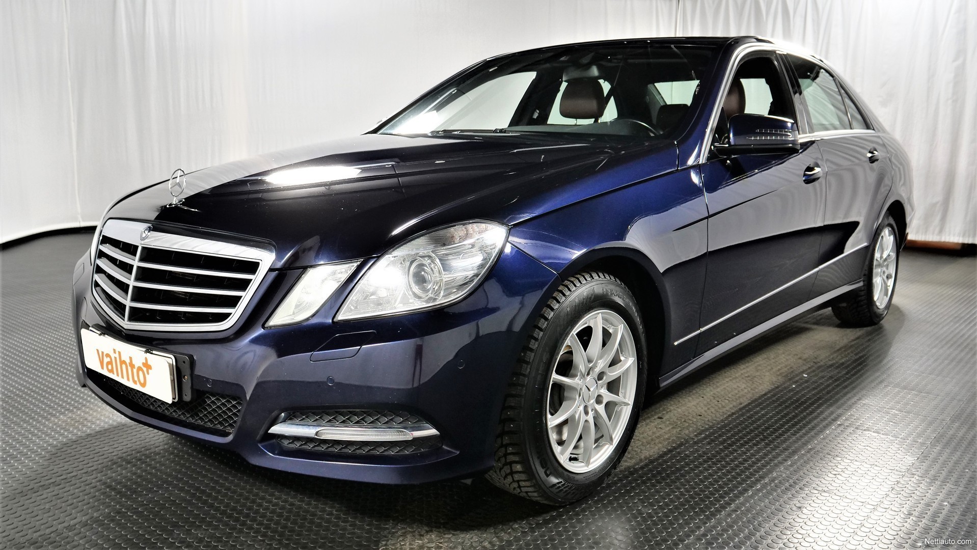 MercedesBenz E 300 BlueTec Hybrid A Premium Business Porrasperä 2012