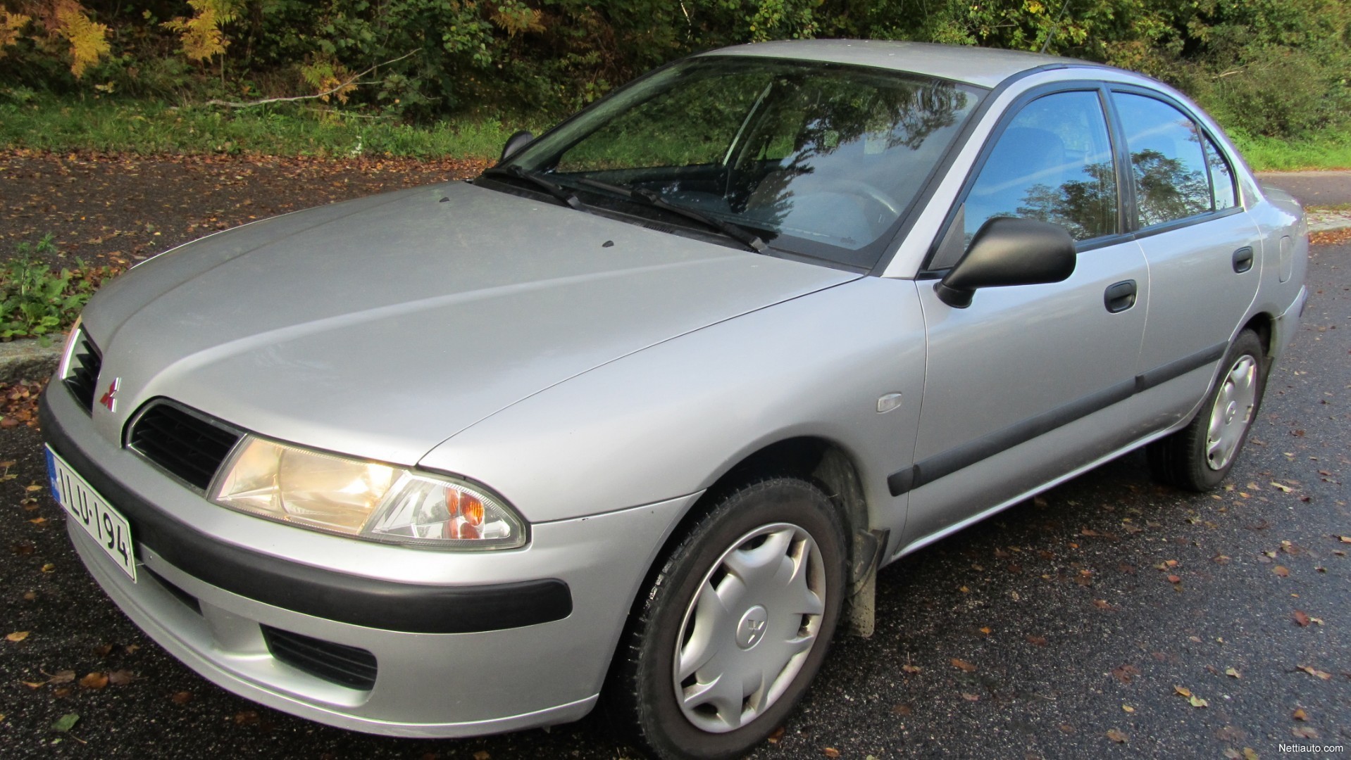 Enlarge image. Mitsubishi Carisma