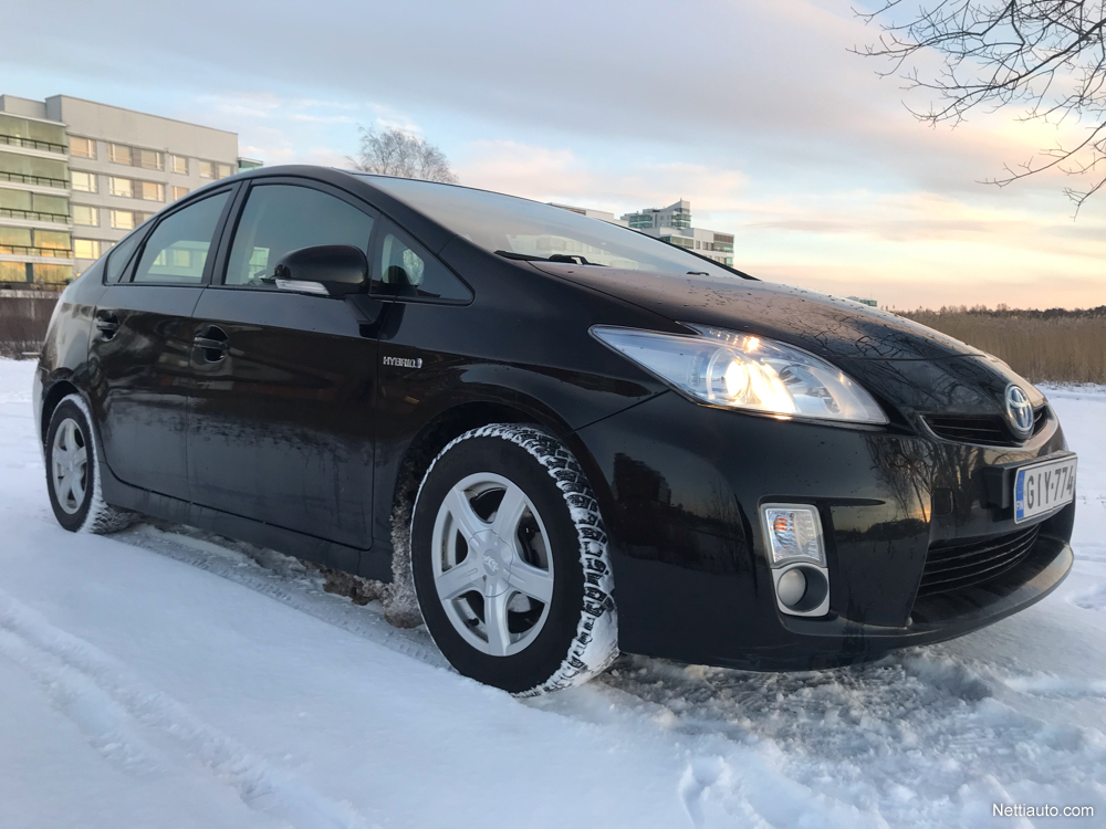 Toyota Prius Nyt sopivasti uudempikorimallinen Prius! Suomi-auto,  täydellinen merkkiliikkeen huoltohistoria. Viistoperä 2011 - Vaihtoauto -  Nettiauto