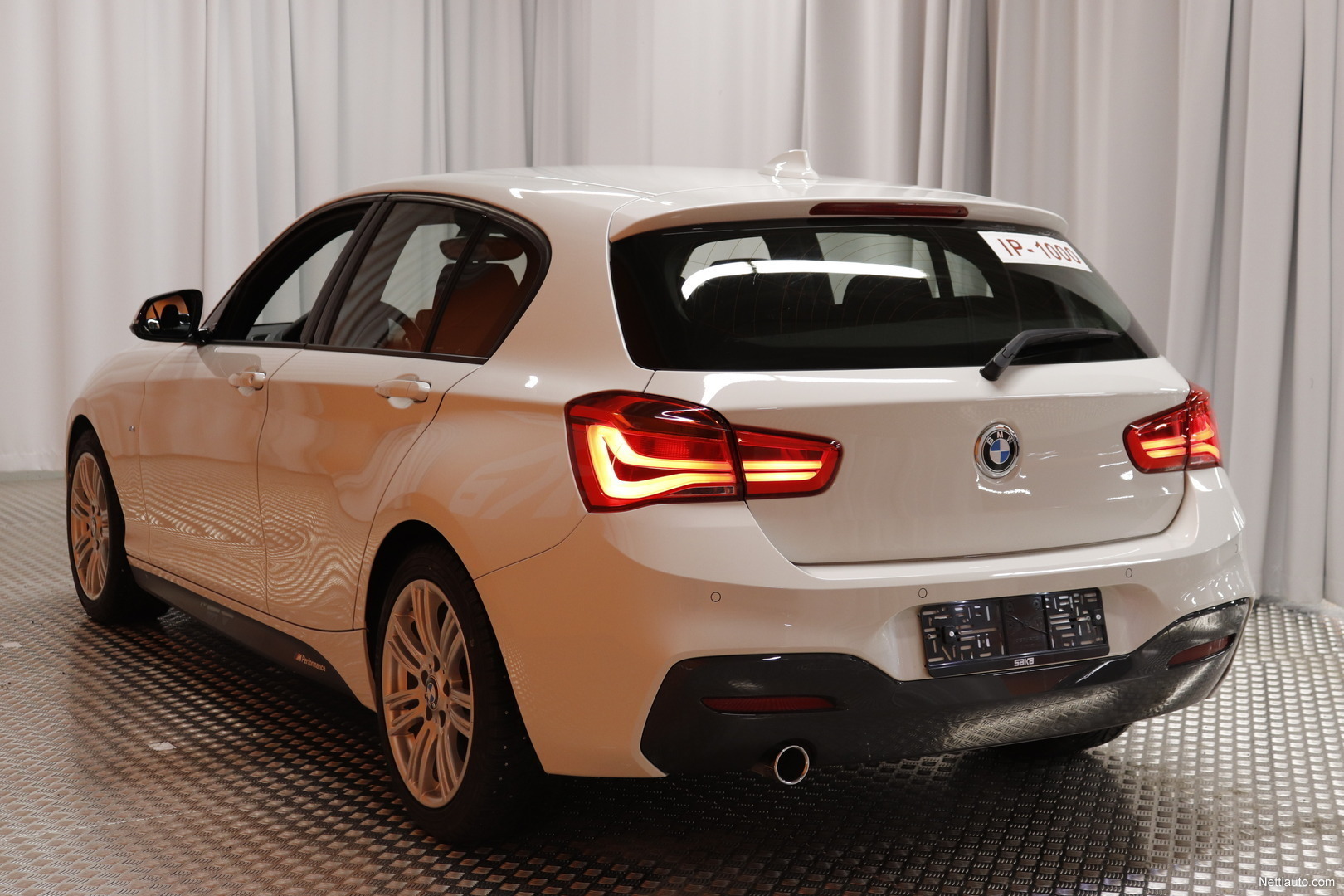 Đánh giá chi tiết BMW 118i: Giá bao nhiêu, đánh giá, ưu nhược điểm 8