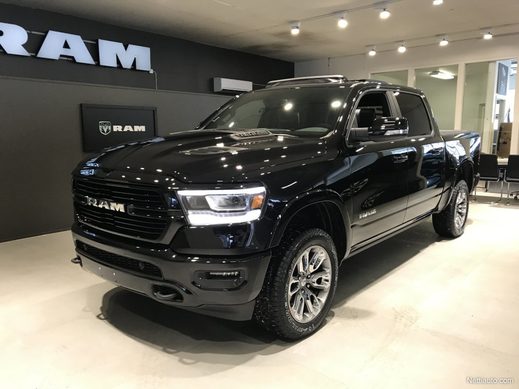 Dodge Ram 1500 Laramie Sport OffRoad Package Crew Cab 4x4 12”näyttö
