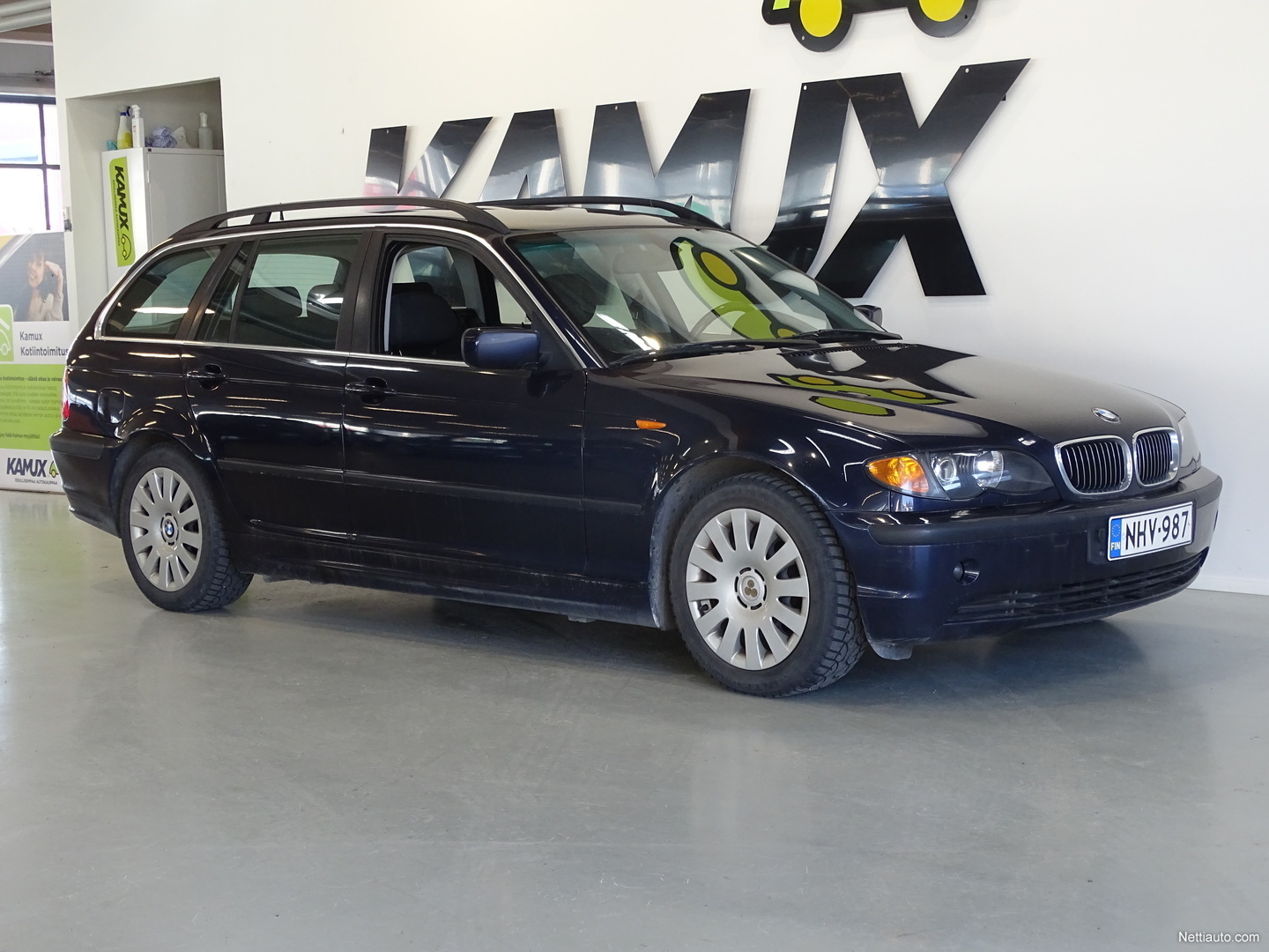 BMW 320 i Touring **HUOLTOKIRJA, XENONIT, LOHKOLÄMPPÄRI** Farmari 2002 ...