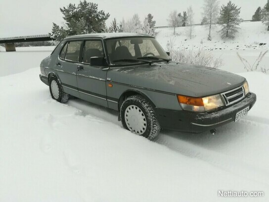 Saab 900