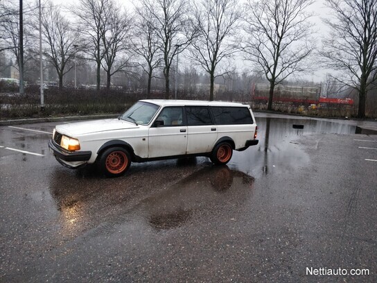 Volvo 245