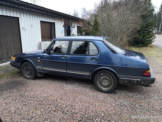 Saab 900
