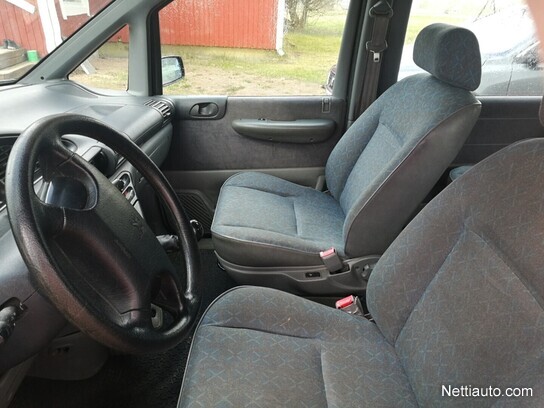 Peugeot 806