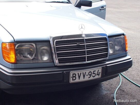Mercedes-Benz 260