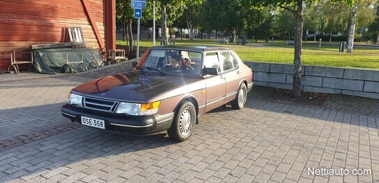 Saab 900
