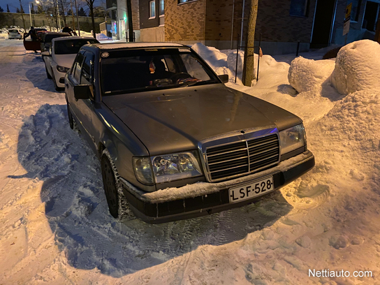 Mercedes-Benz 230