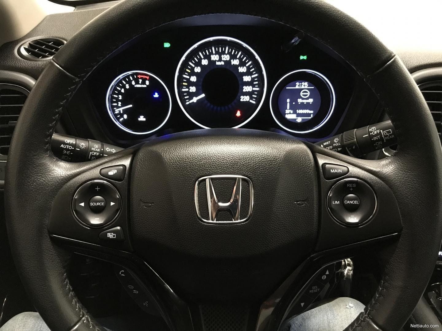 Honda HR-V 1,5 Elegance *koukku, 2x alut, Suomi-auto* All-terrain 