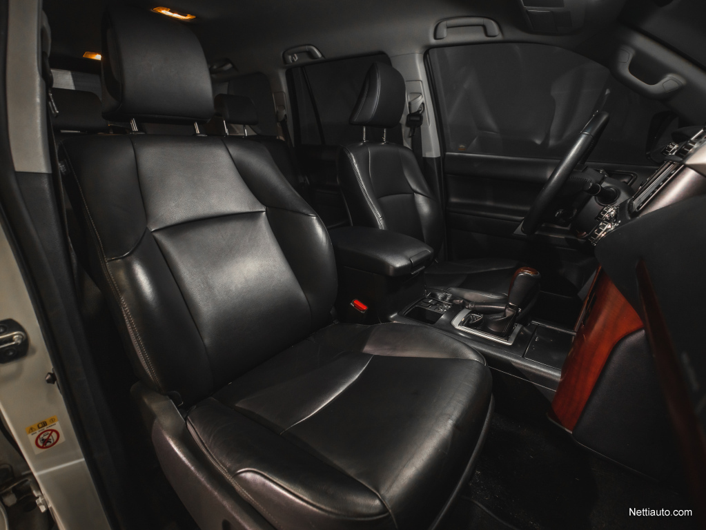 Toyota Land Cruiser 2.8 D-4D Luxury Aut. 360kam, Nahka, Adapt.cruis Station  Wagon 2016 - Used vehicle - Nettiauto