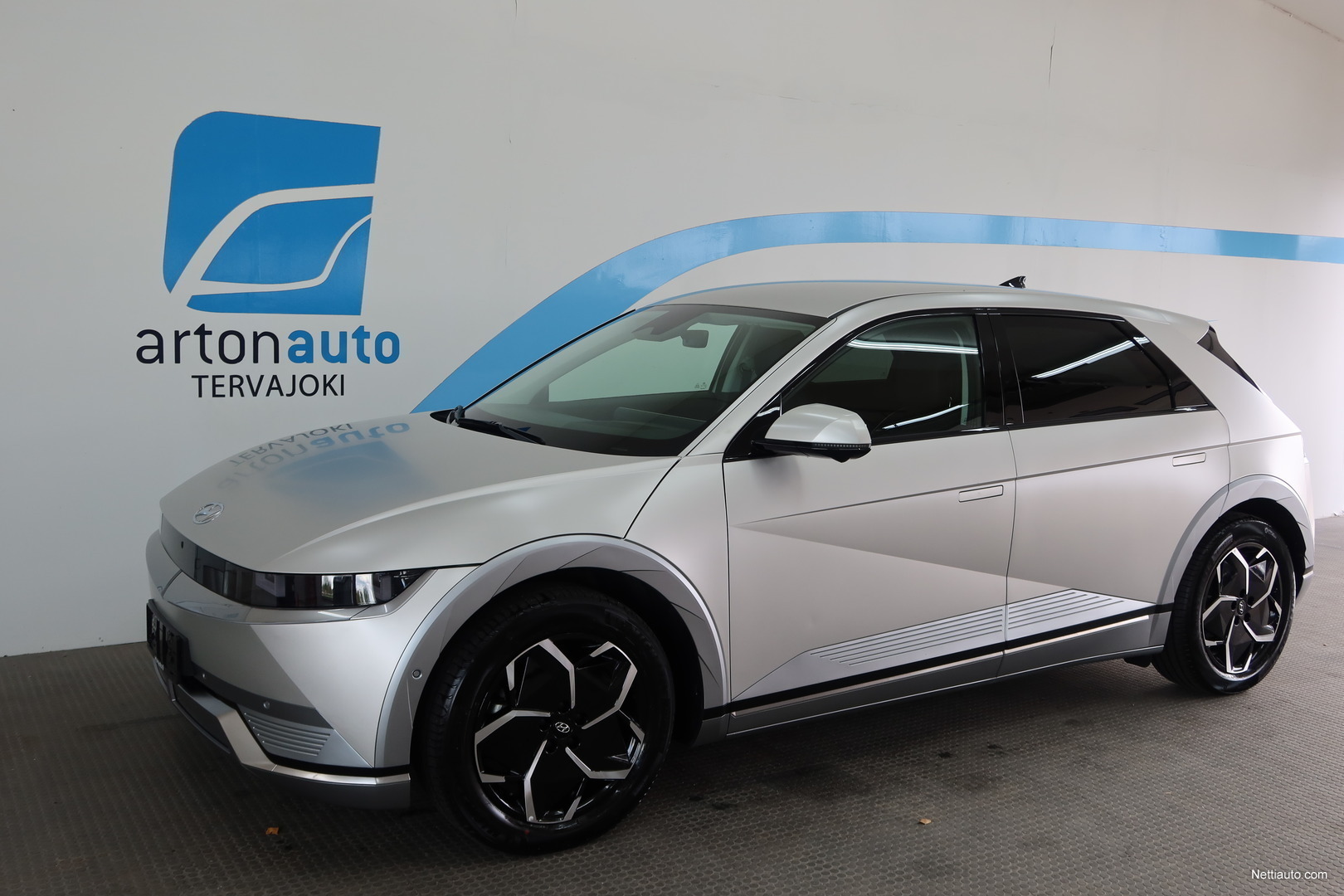 Hyundai Ioniq 5 73 kWh 305 hv AWD Premium **KORKO 4.99% + KULUT, 2X RENKAAT,  HETI TOIMITUKSEEN!** Viistoperä 2021 - Vaihtoauto - Nettiauto