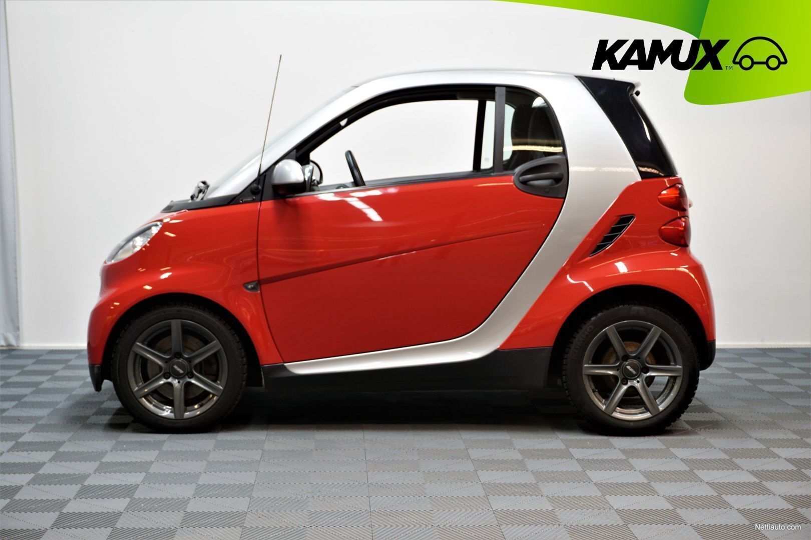 Smart Fortwo COUPE MHD Coupé (AD) 2ov 999cm3 A / 2x renkaat / Panorama /  Huoltokirja Coupé 2009 - Used vehicle - Nettiauto
