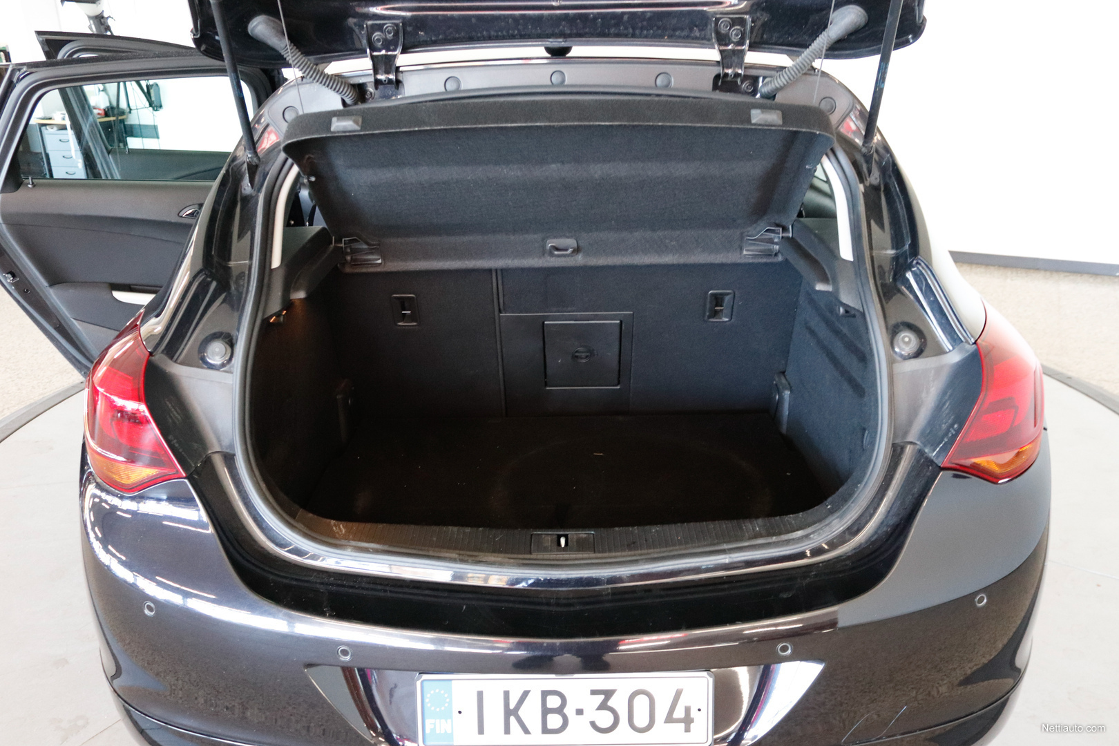 Opel Astra 5-ov Sport 1,6 Turbo Ecotec 132kW AT6 - Myydään korjattavaksi,  lue ilmoitus. Hatchback 2011 - Used vehicle - Nettiauto