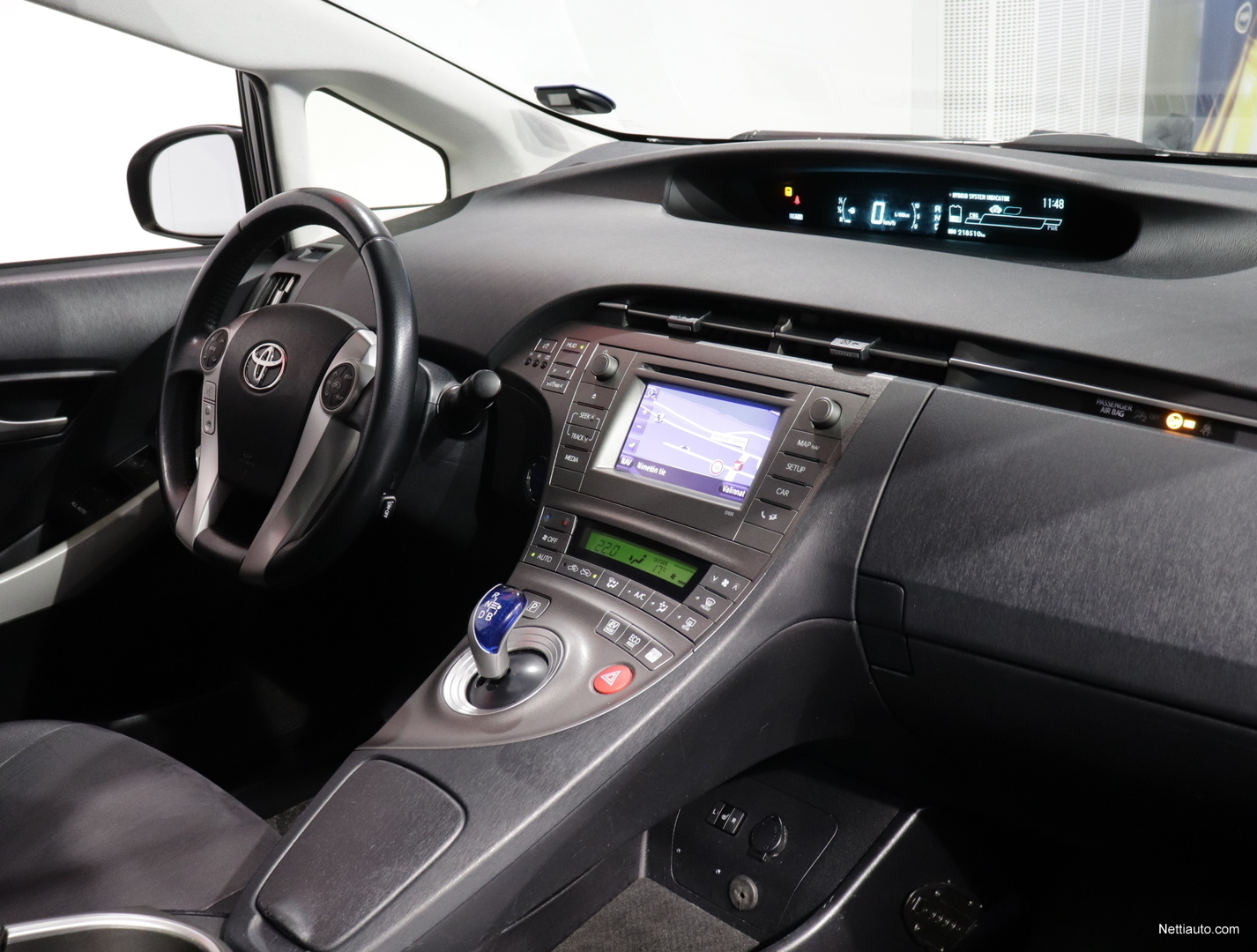 Toyota Prius HSD Linea Sol 5ov - Kiinteä korko 4,99% + kulut -  Ilmastointi,Lämmitin,Huoltokirja,Huippusiisti - J. autoturva - Ilmaine  Hatchback 2012 - Used vehicle - Nettiauto