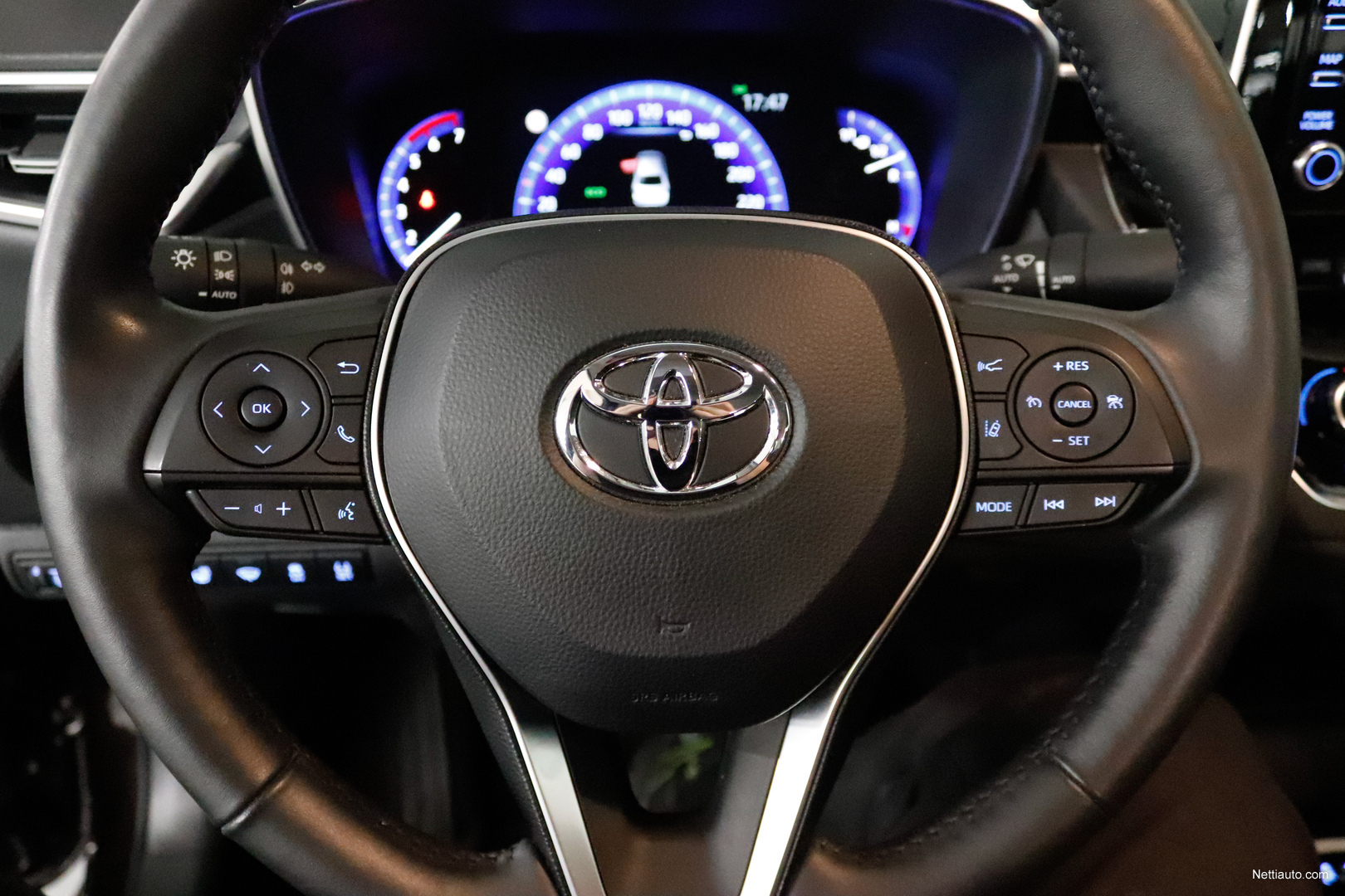 Toyota Corolla Sedan 1,8 Hybrid Active - 1-omistaja, navigointi,  peruutuskamera, lämmitettävä ohjauspyörä, adaptiivinen vakionopeudensä  Sedan 2019 - Used vehicle - Nettiauto