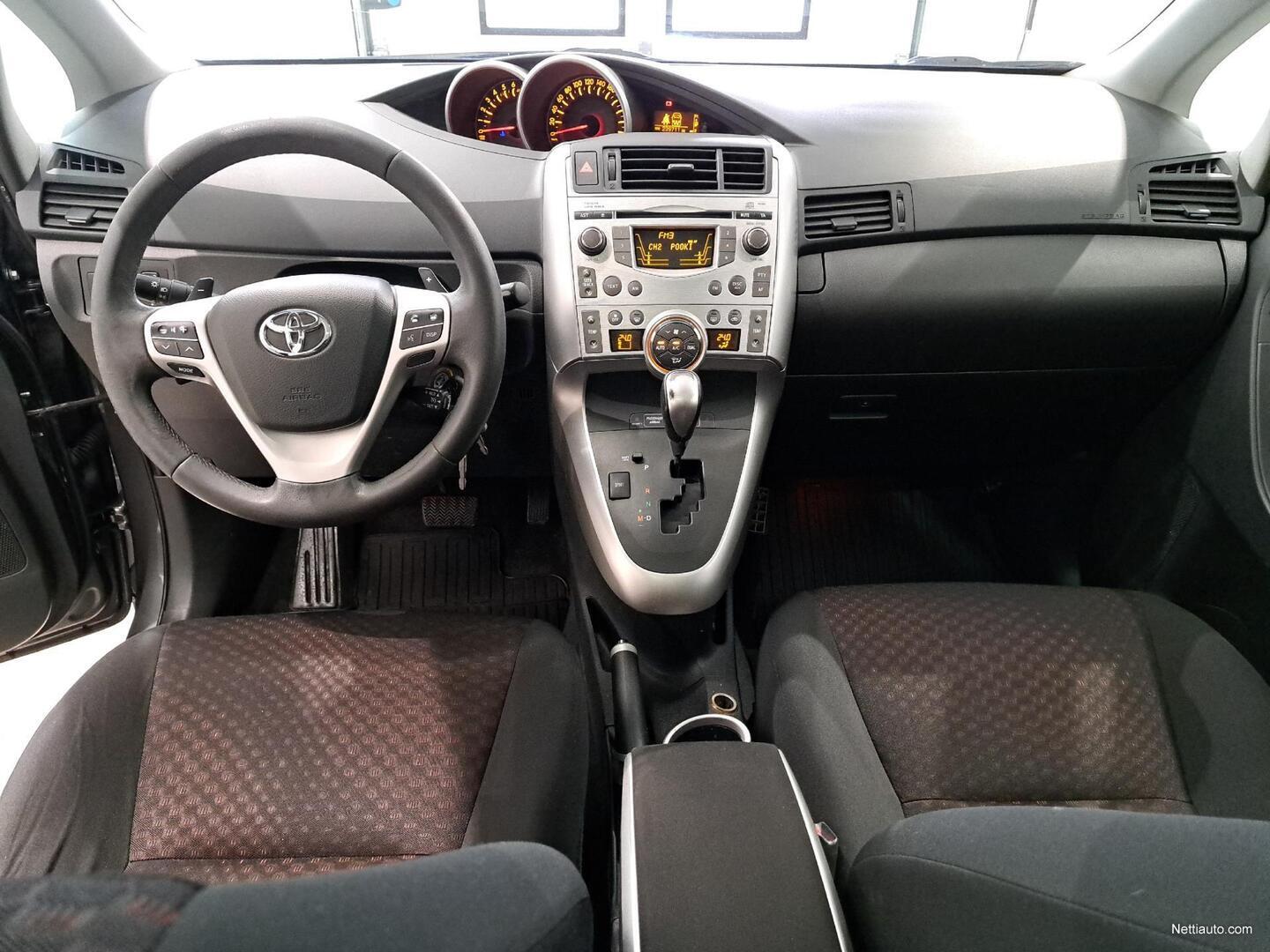 Toyota Verso 1,8 Valvematic Sol Edition Multidrive S 7p  *MERKKIHUOLLETTU*VETOKOUKKU*SISÄPISTOKE*PANORAAMAKATTO* Tila-auto 2011 -  Vaihtoauto - Nettiauto