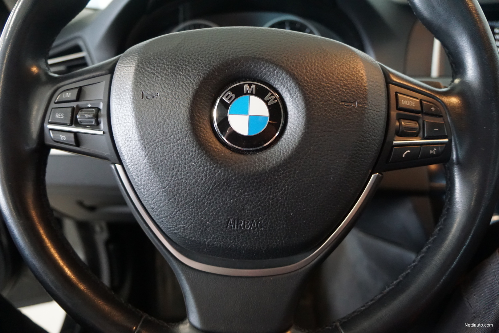 BMW 520 F10 Sedan 520d TwinPower Turbo A Business Exclusive Edition - Lämmitettävä  ohjauspyörä, urheiluistuimet, HIFI Porrasperä 2015 - Vaihtoauto - Nettiauto