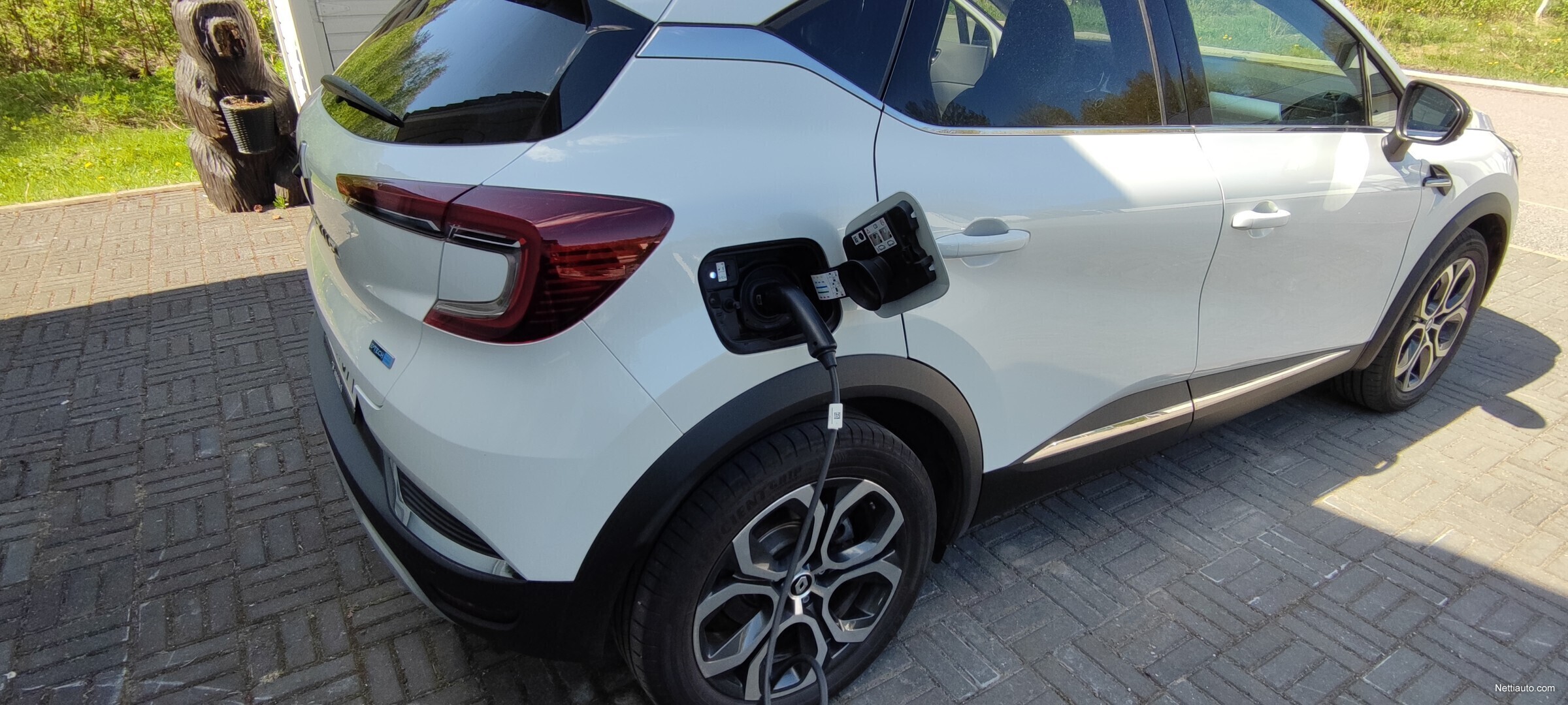 Renault Captur E-TECH Plug In Hybrid 160hv Intens *Takuu 6/2026 saakka,  Juuri huollettu* All-terrain SUV 2022 - Used vehicle - Nettiauto