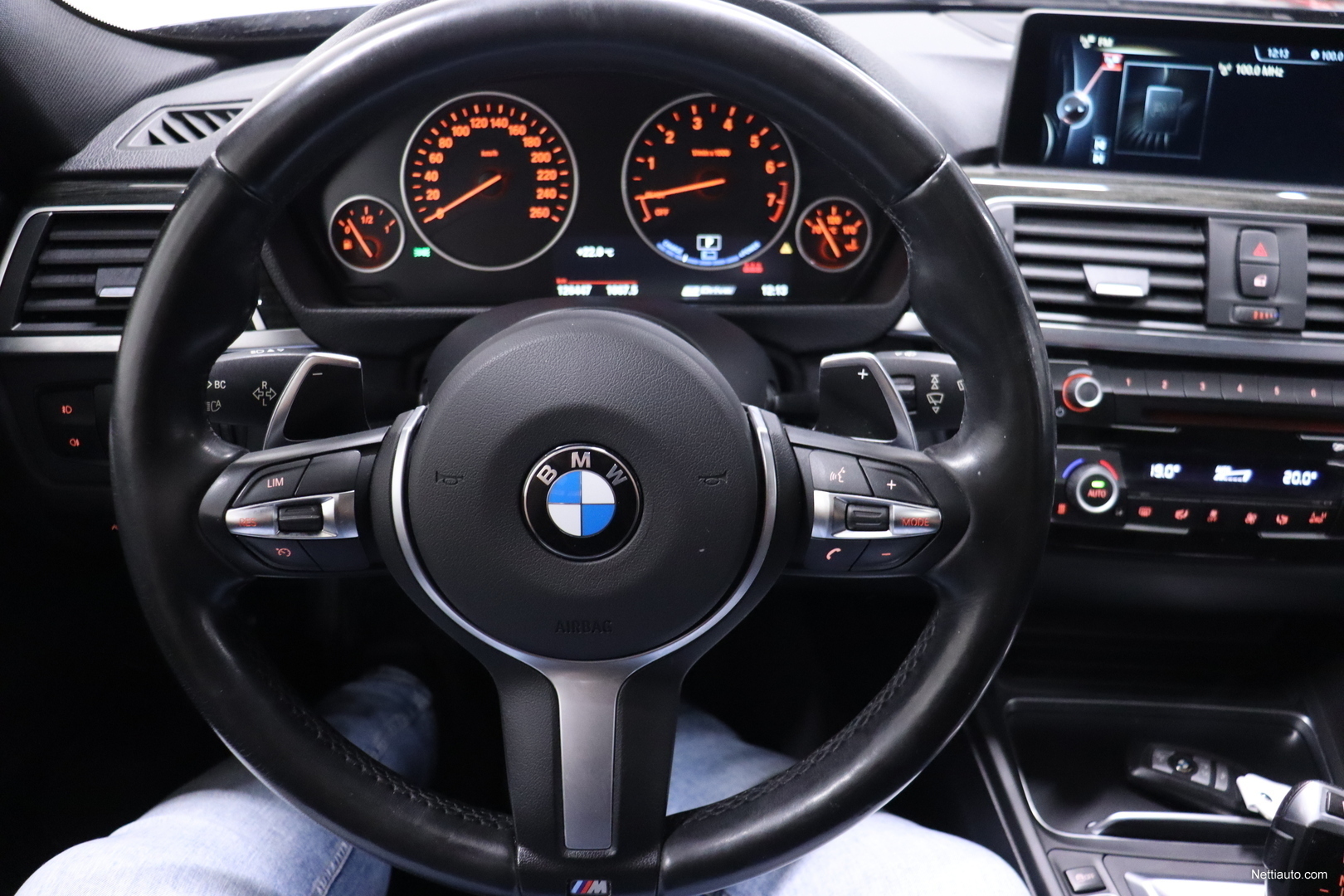 BMW 330 F30 Sedan 330e A Business Luxury - H&K, Kattoluukku, M-Sport ratti,  Peruutuskamera, Led-valot, Nahkapenkit Porrasperä 2015 - Vaihtoauto -  Nettiauto