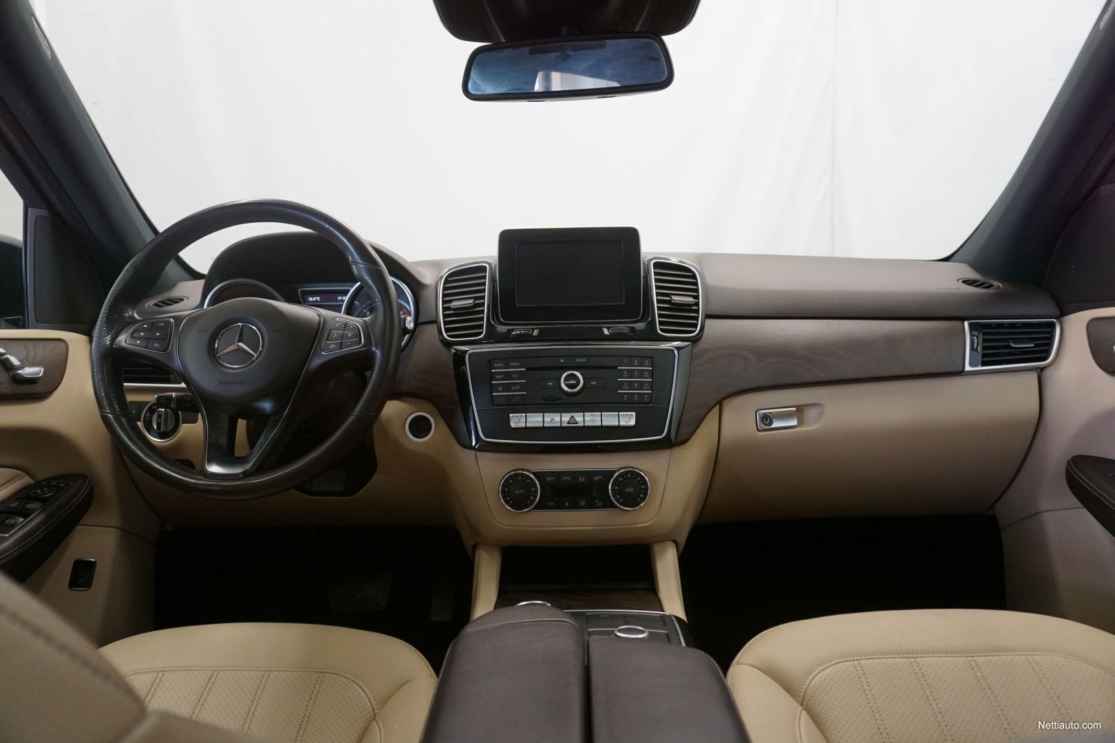 Mercedes-Benz GLE 250 d / NAVI / ILS / BLIS / PANORAMA / Maastoauto SUV  2016 - Vaihtoauto - Nettiauto
