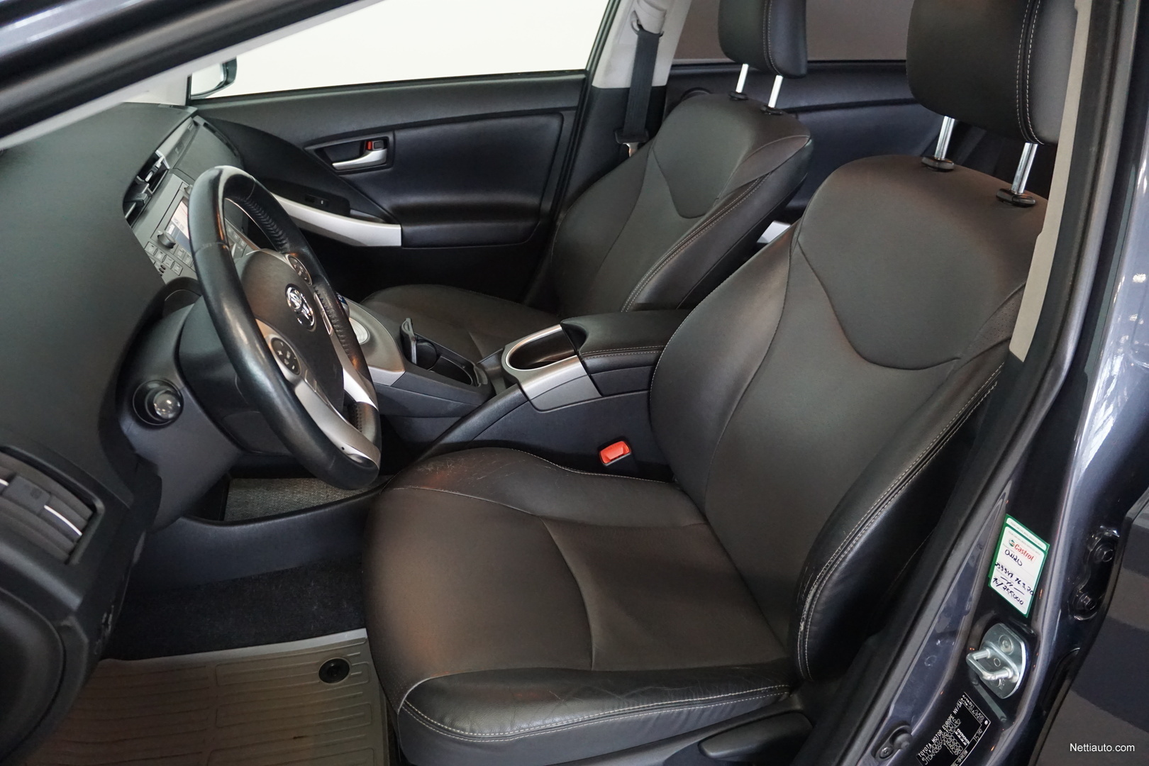 Toyota Prius Phev Premium - Huippuvarusteet, nahkaverhoilu, HUD  tuulilasinäyttö, navigointi, peruutuskamera, adaptiivinen cruise Hatchback  2013 - Used vehicle - Nettiauto