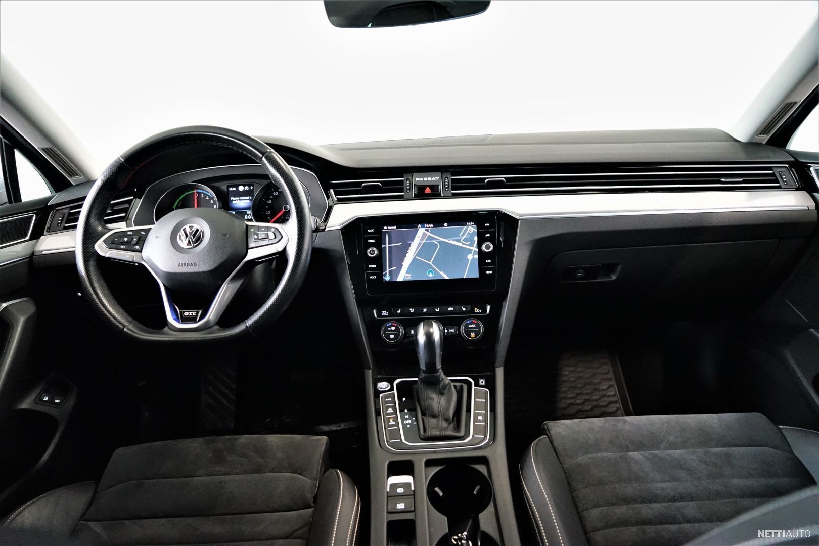 Volkswagen Passat GTE Plug-In Hybrid 160 kW DSG / Webasto / 360-Kamerat / Sähköinen  vetokoukku! Station Wagon 2020 - Used vehicle - Nettiauto