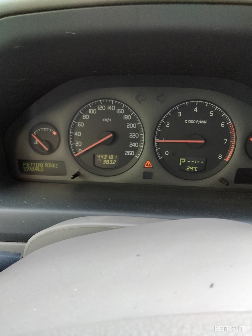Volvo XC70 2.5T XC70 AWD Spwagon 5d Vaihto bensa farkku manuaali autoon!  Farmari 2001 - Vaihtoauto - Nettiauto