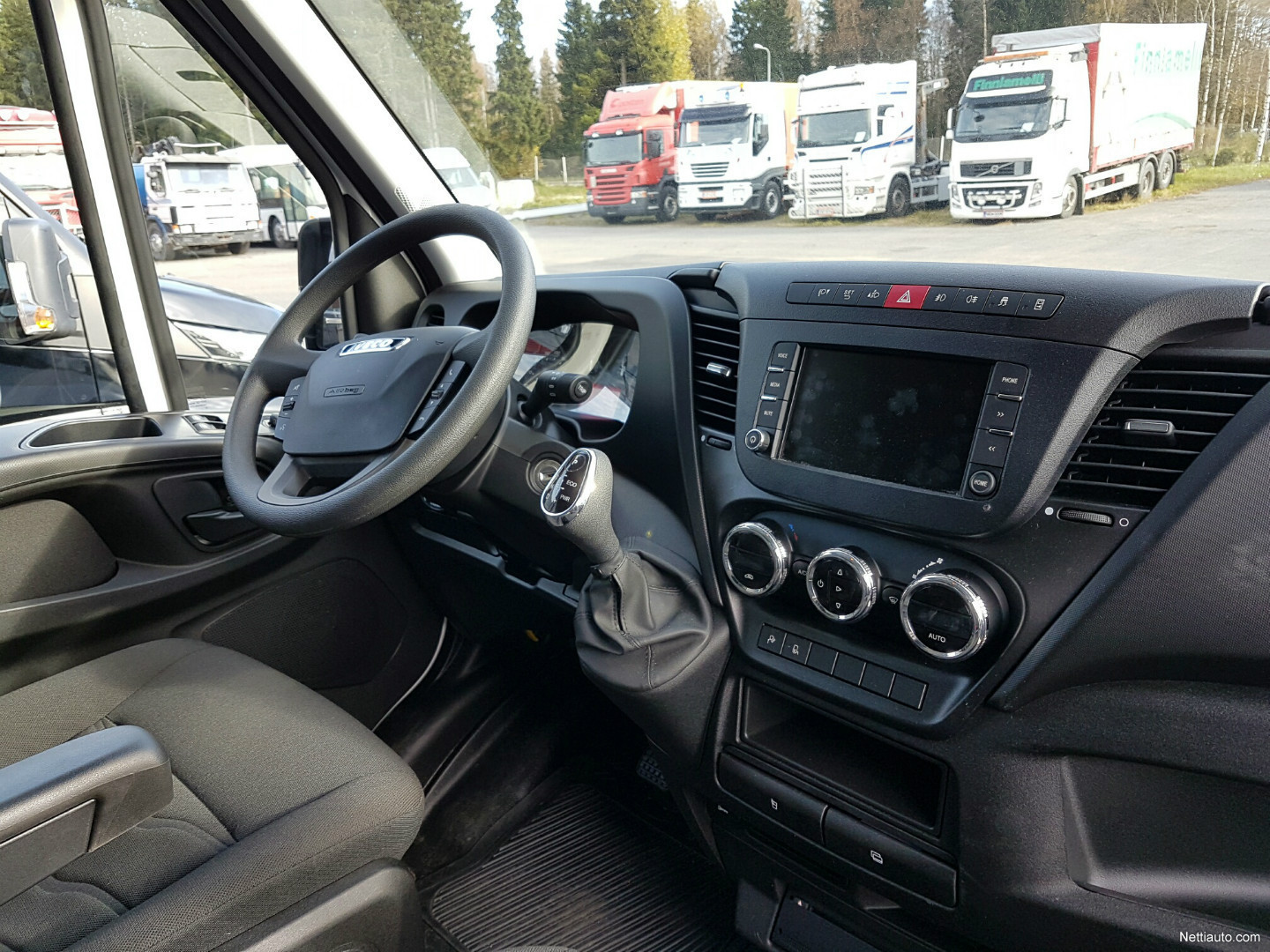 https://cdn.nettiauto.com/live/8668737/Iveco-Daily-14ce54ca26ba0acc-large.jpg