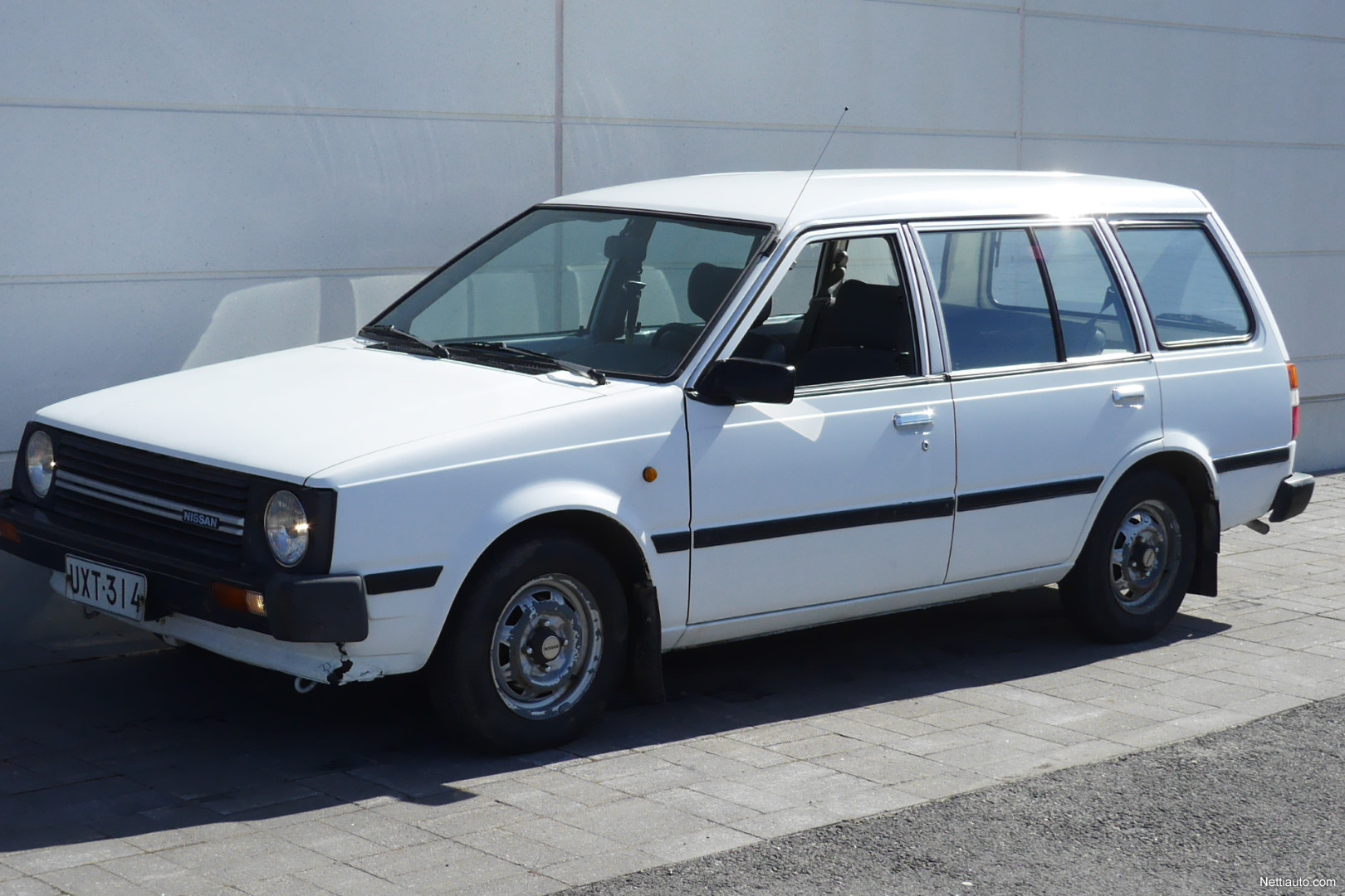 Nissan sunny van