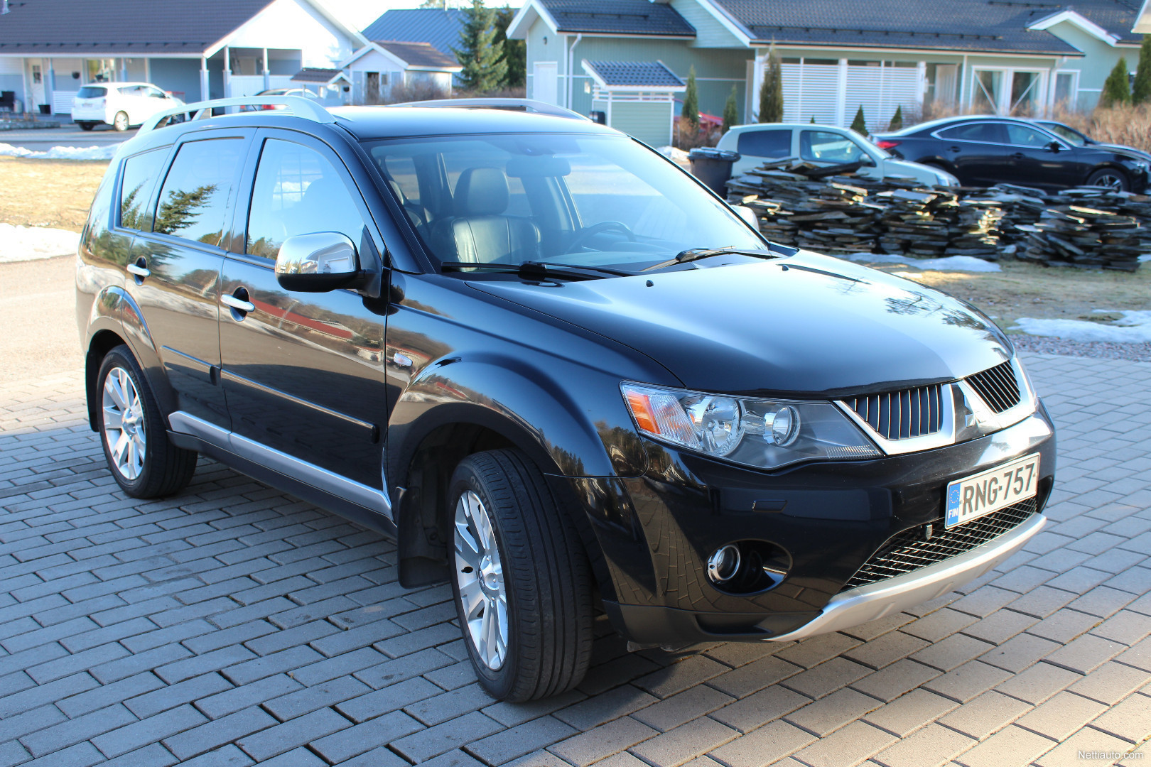 W12 mitsubishi outlander