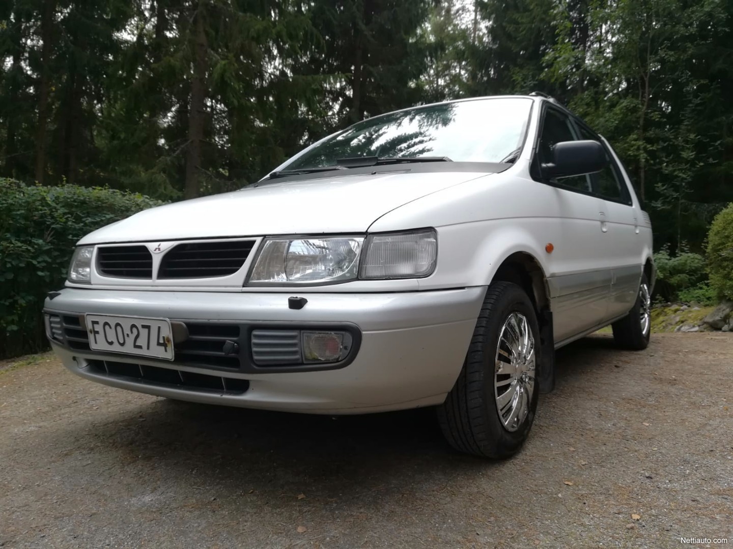 Enlarge image. Mitsubishi Space Wagon