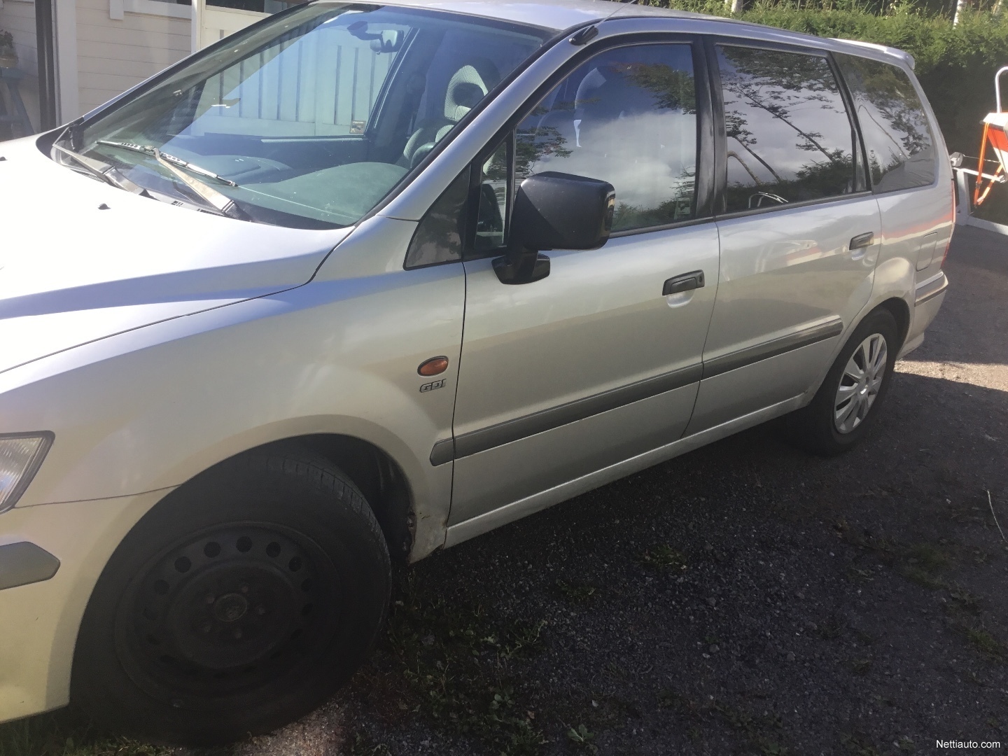 Enlarge image. Mitsubishi Space Wagon