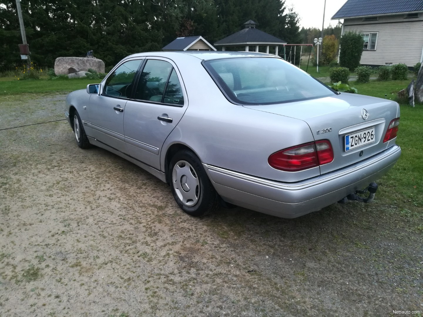 Mercedes-Benz E. 290 TD Avantgarde 4d