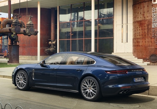 Porsche Panamera 4S Executive - 2018 - 2019 - Autoarkisto