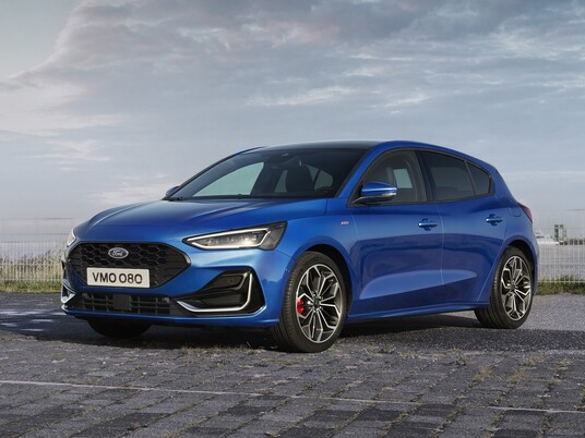 Ford Focus 1.0 EcoBoost Hybrid 125hv kevythybridi M6 ST Line
